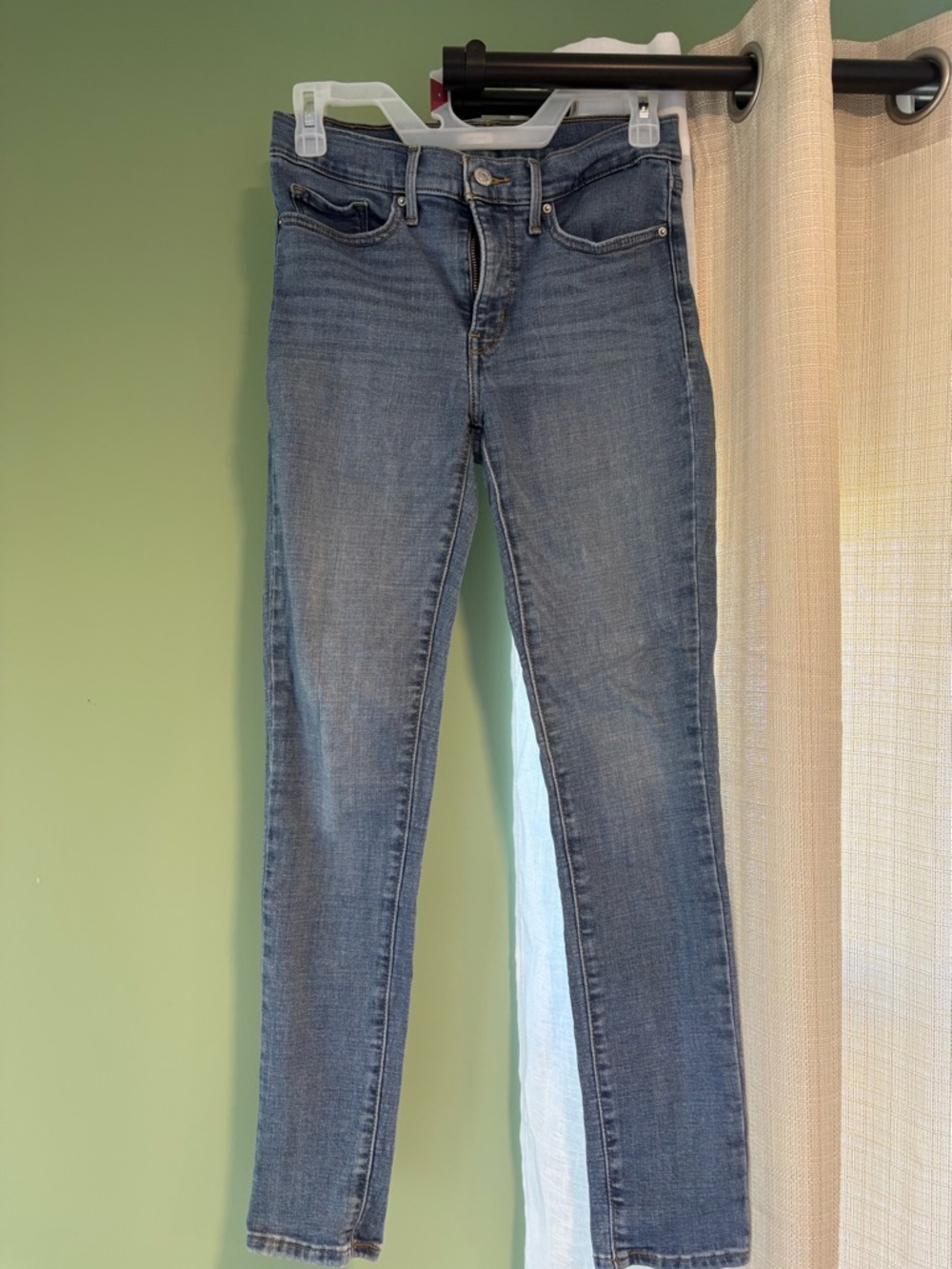 Levi's Women's Medium Blue Skinny Jeans